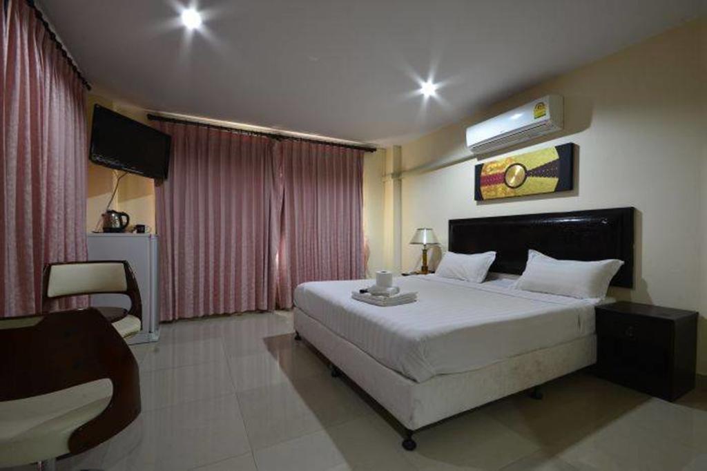Royal Q & D Suites Pattaya Εξωτερικό φωτογραφία