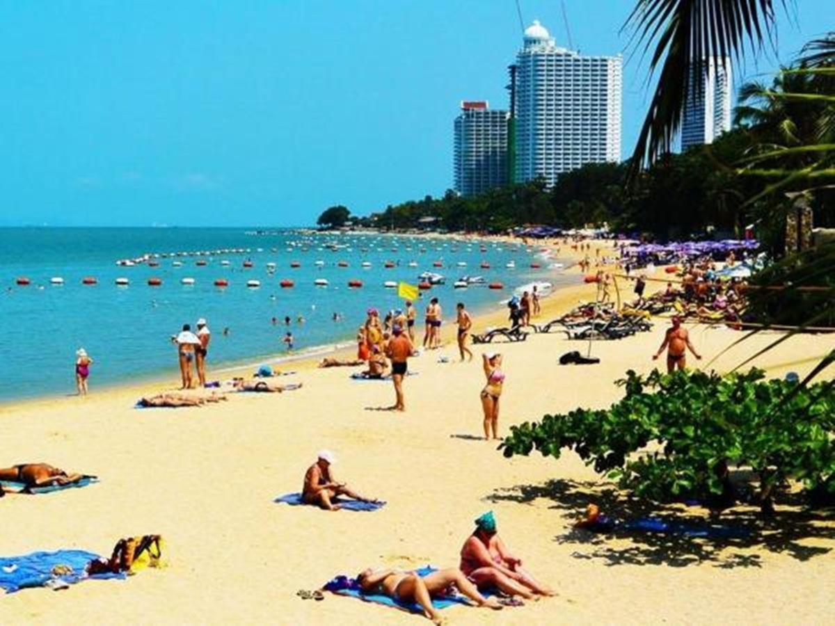 Royal Q & D Suites Pattaya Εξωτερικό φωτογραφία