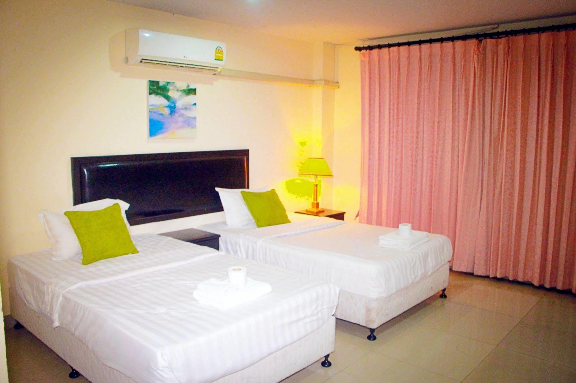 Royal Q & D Suites Pattaya Εξωτερικό φωτογραφία