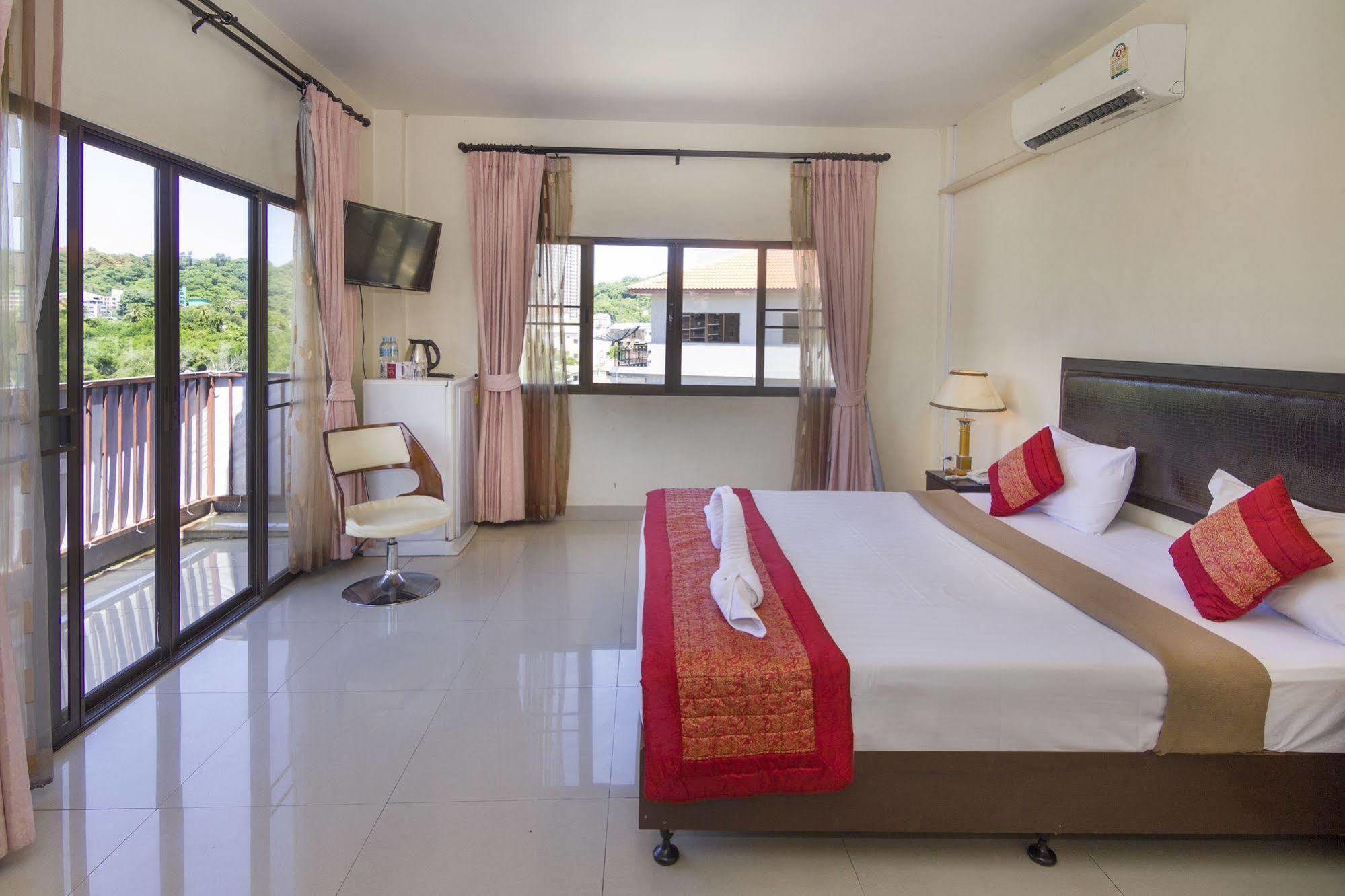 Royal Q & D Suites Pattaya Εξωτερικό φωτογραφία