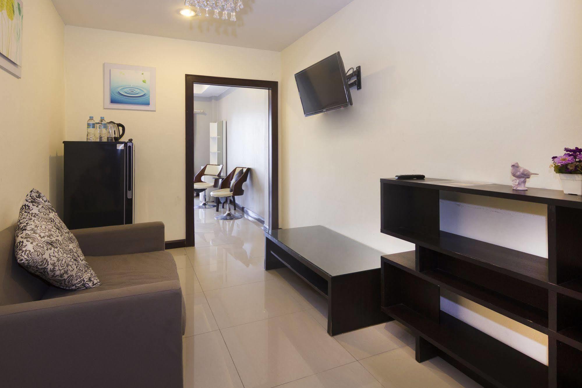 Royal Q & D Suites Pattaya Εξωτερικό φωτογραφία