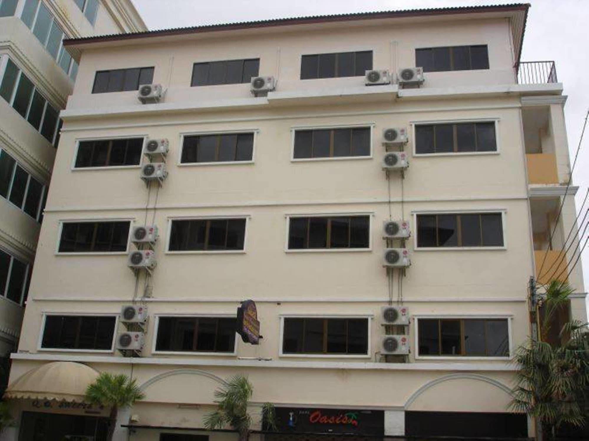 Royal Q & D Suites Pattaya Εξωτερικό φωτογραφία