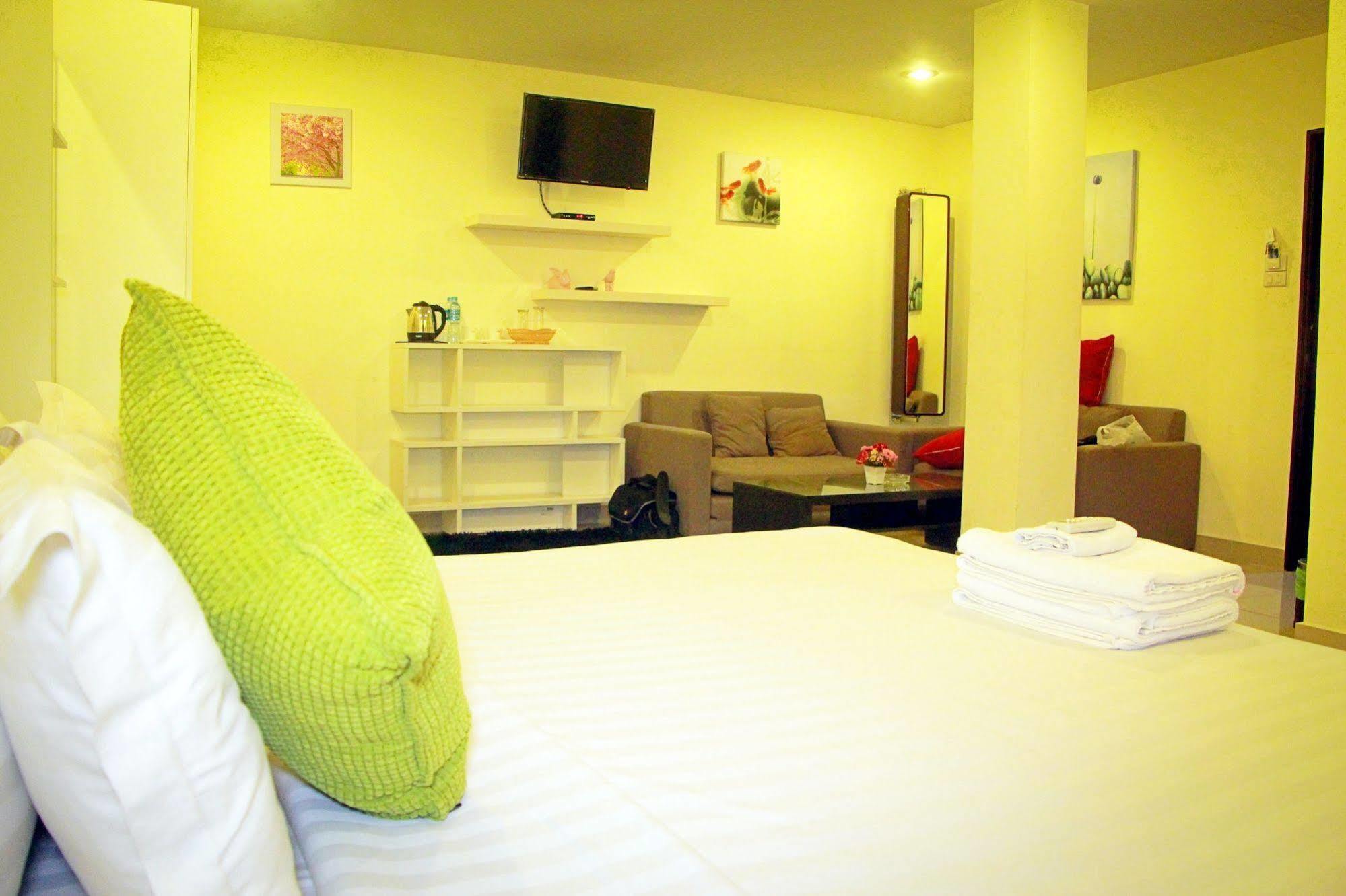 Royal Q & D Suites Pattaya Εξωτερικό φωτογραφία