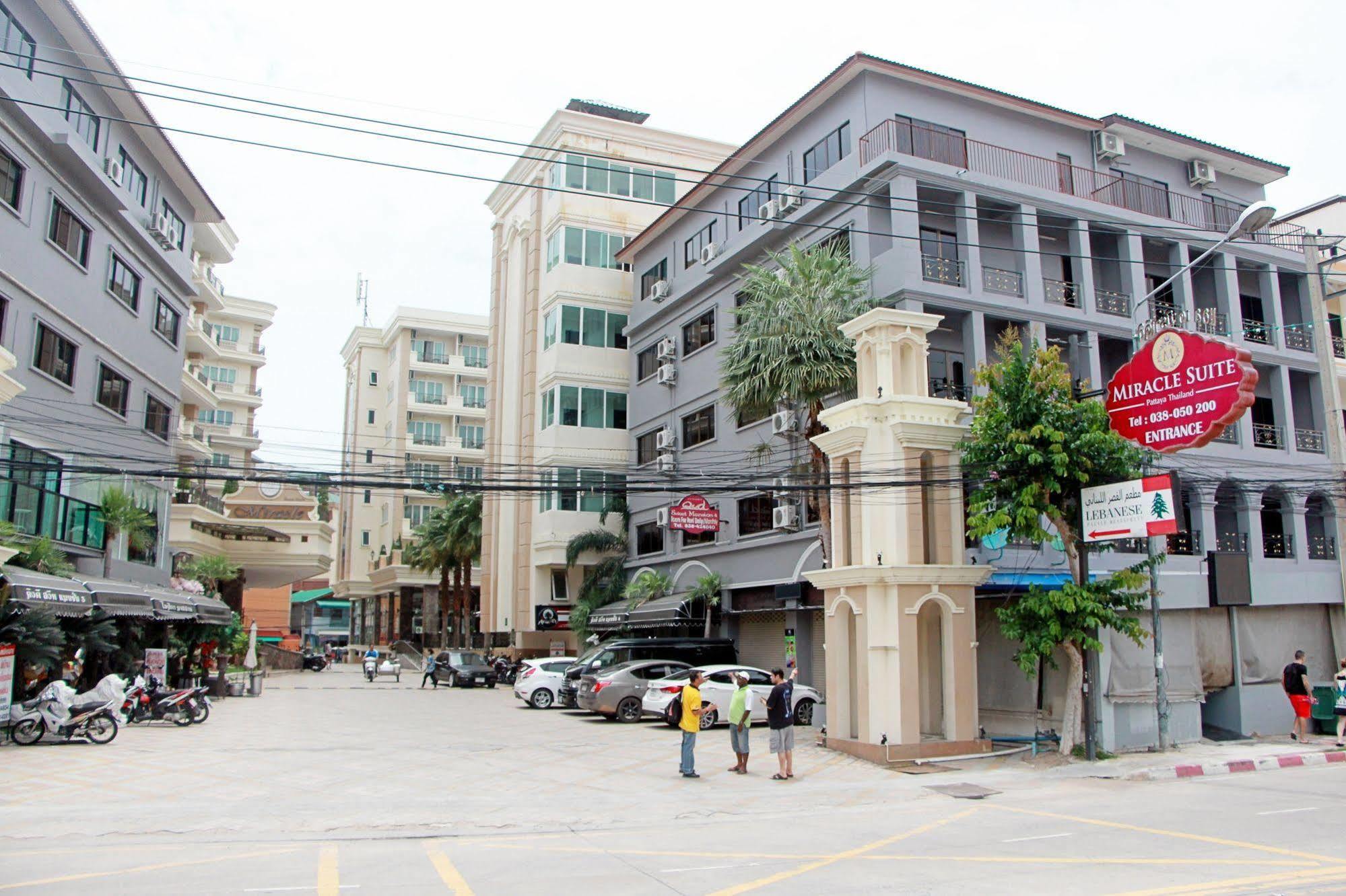 Royal Q & D Suites Pattaya Εξωτερικό φωτογραφία